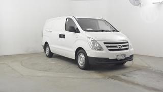 2016 Hyundai iLoad TQ3 4D Van Photo