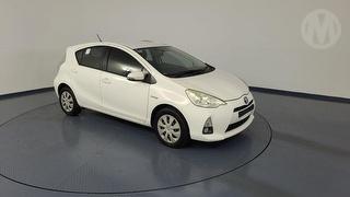 2012 Toyota Prius C Hybrid 5D Hatch Photo