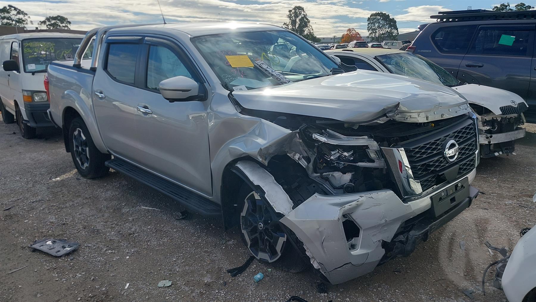 Damaged 2023 Nissan Navara D23 Stxcb NONLFI Dual Cab Utility For