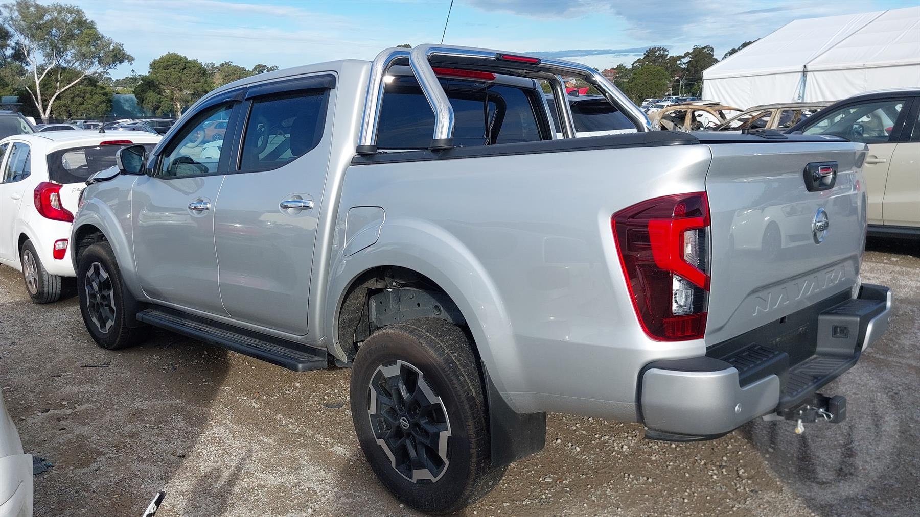 Damaged 2023 Nissan Navara D23 Stxcb NONLFI Dual Cab Utility For