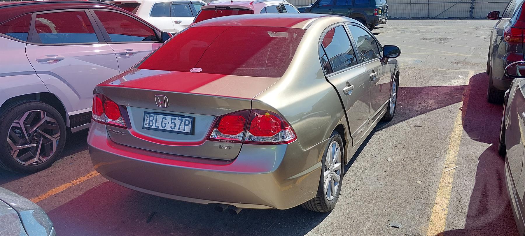 Damaged 2009 Honda Civic VTi Sedan Unknown For Auction in National