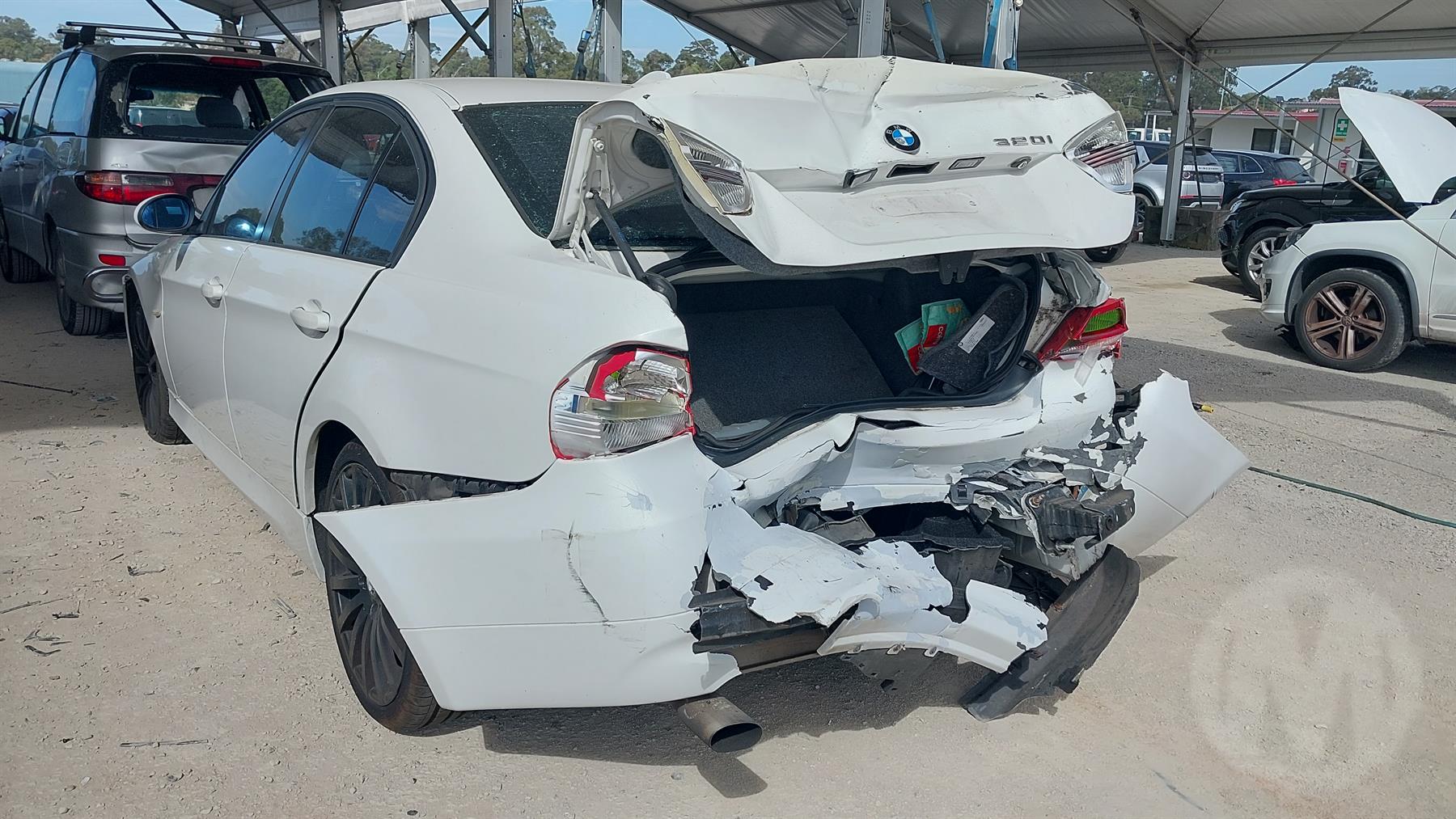 Damaged 2006 BMW 3 Series E90 320i Sedan For Auction in National Online