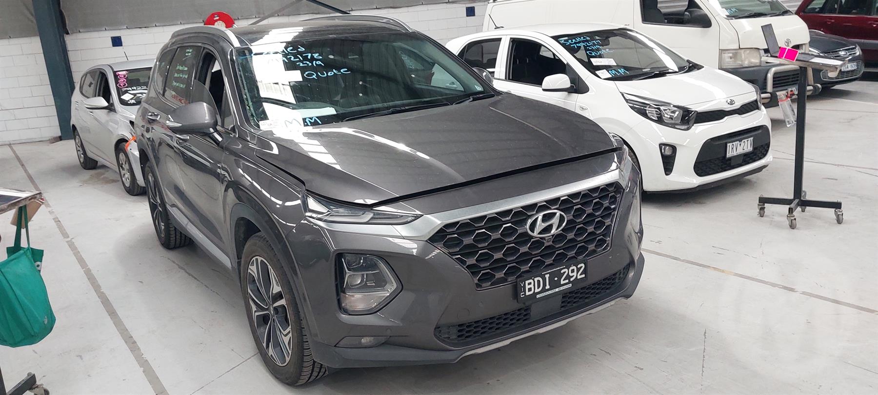 Damaged 2019 Hyundai Santa Fe TM 2.2D Highlander CRDi Station Wagon For