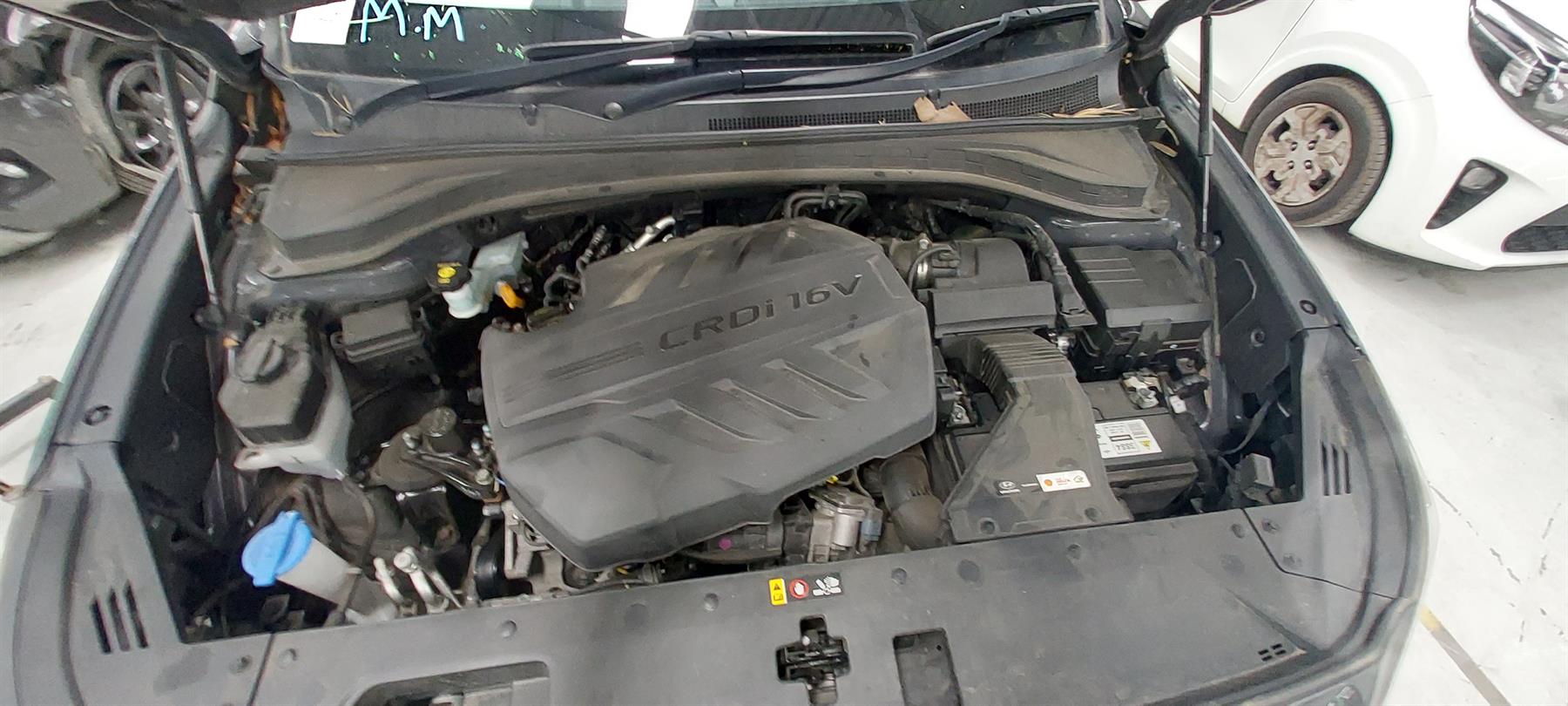 Damaged 2019 Hyundai Santa Fe TM 2.2D Highlander CRDi Station Wagon For