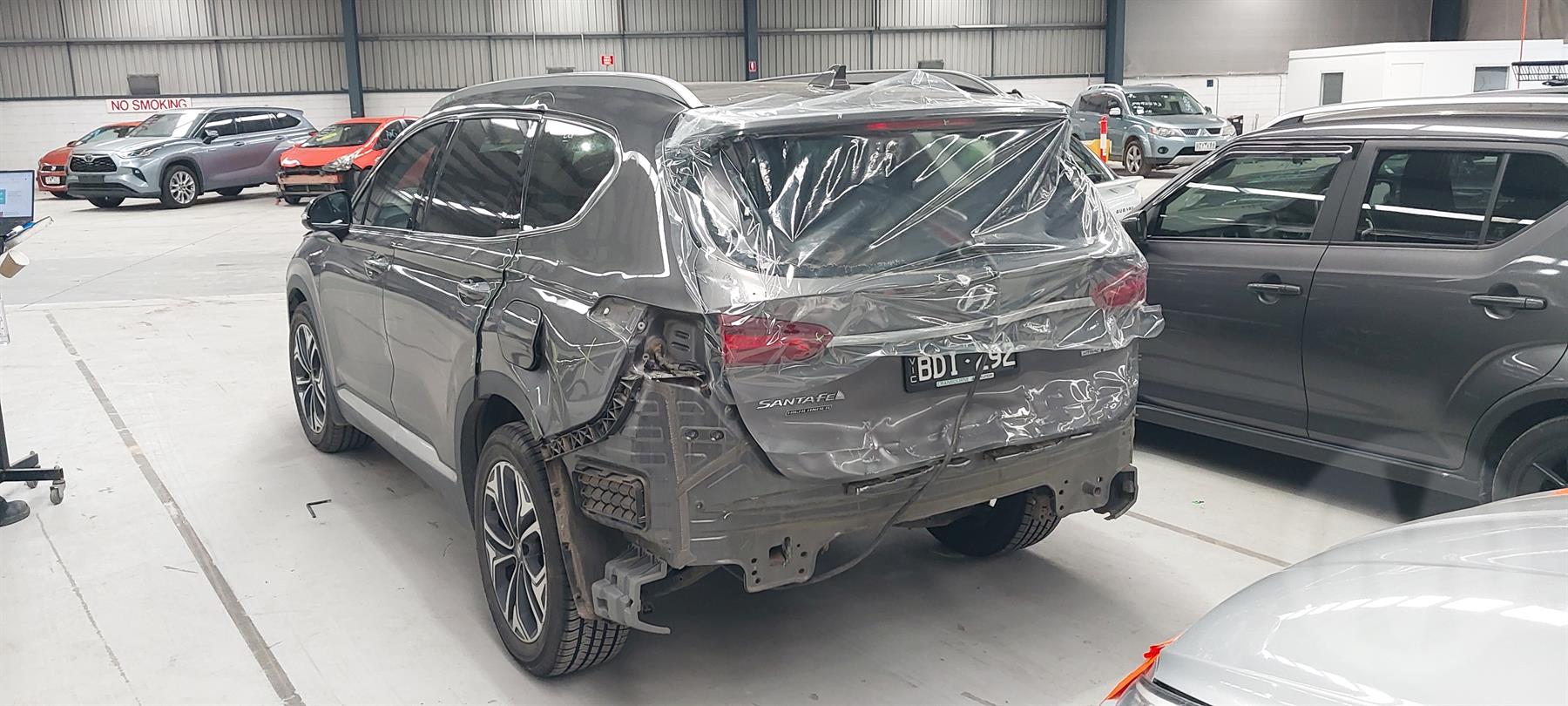 Damaged 2019 Hyundai Santa Fe TM 2.2D Highlander CRDi Station Wagon For