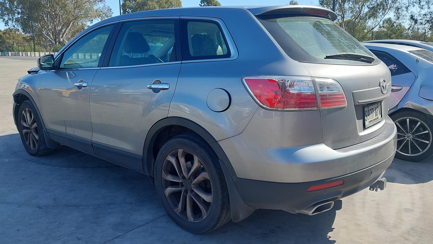 Damaged 2011 Mazda CX9 Gen II Luxury Station Wagon For Auction in