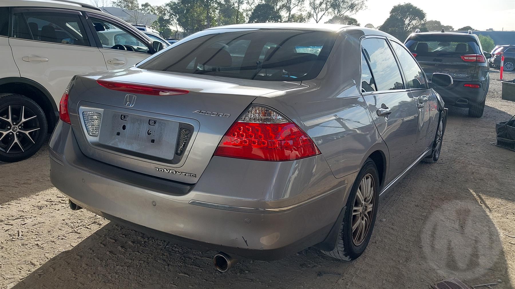 Damaged 2005 Honda Accord V6 Luxury Sedan For Auction in National