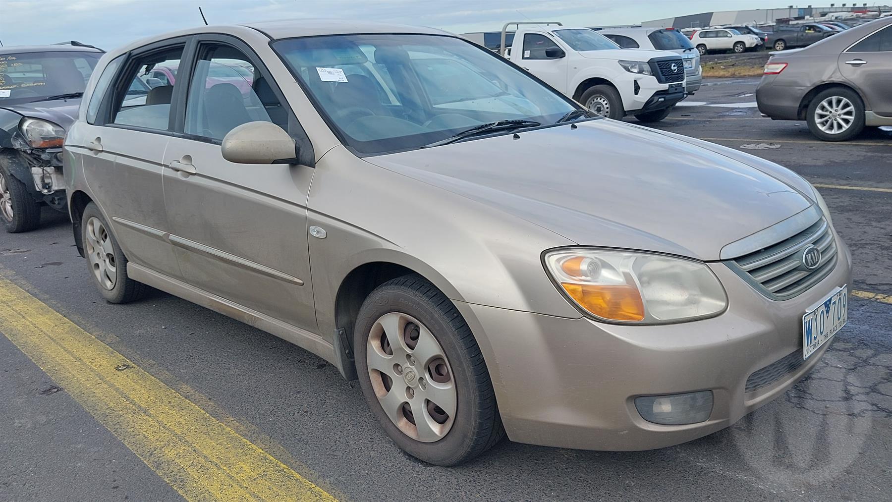 Damaged 2007 Kia Cerato Hatch For Auction in National Online, National