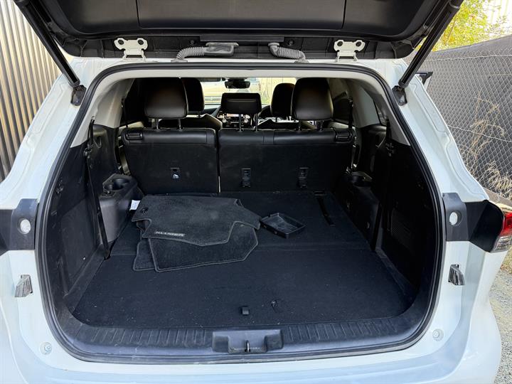 Lazy Owl Image