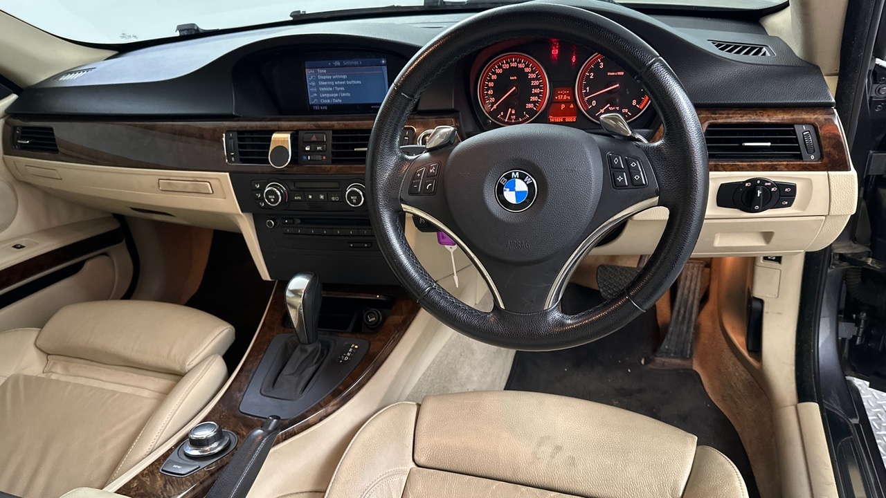 Lazy Owl Image