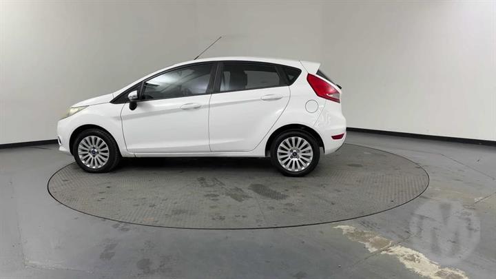Lazy Owl Image