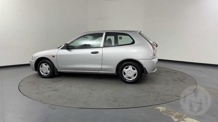 Lazy Owl Image