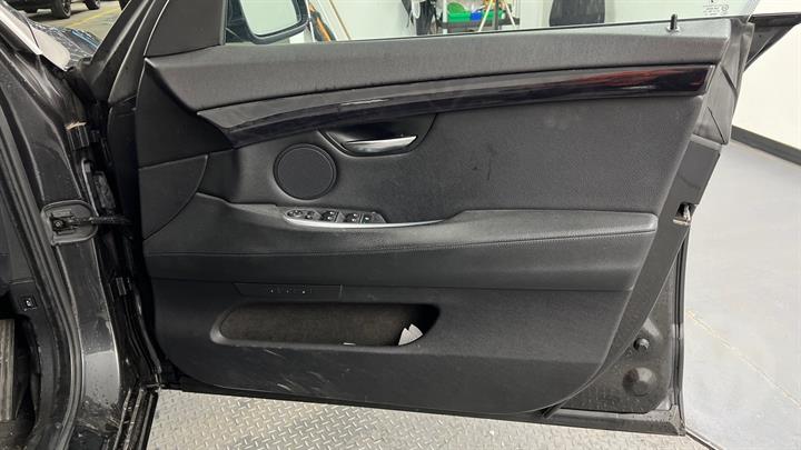 Lazy Owl Image