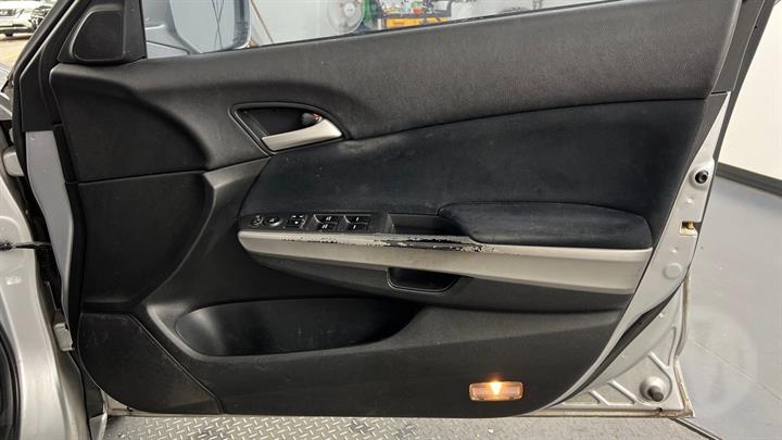 Lazy Owl Image