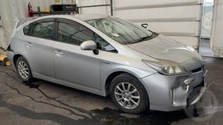 2013 Toyota Prius Hatch Photo