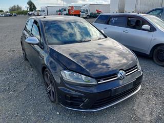 2015 Volkswagen Golf R Hatch Photo