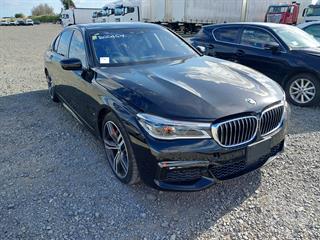 2017 BMW 740e Sedan Photo