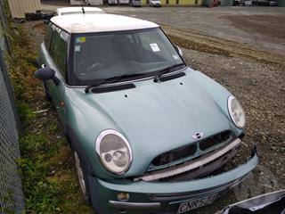 2003 MINI Cooper Sedan Photo