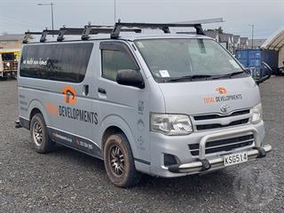 2011 Toyota Hiace 4WD Van Photo