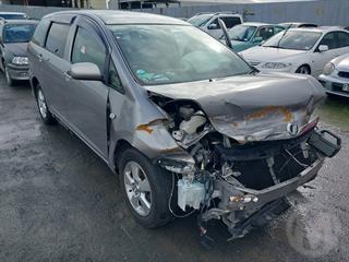 2005 Toyota Wish Station Wagon Photo