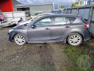 2010 Mazda Axela Hatch Photo