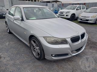 2009 BMW 325i Sedan Photo
