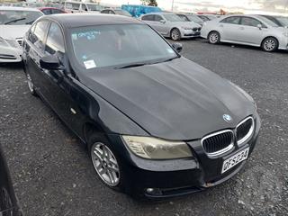 2010 BMW 320i Sedan Photo