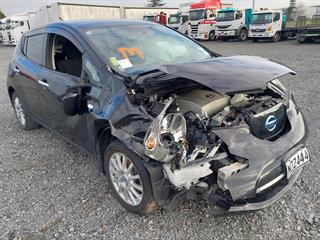 2014 Nissan Leaf Sedan Photo