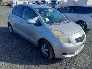 2005 Toyota Vitz Hatch Photo