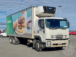 2016 Isuzu F Series FVY1350L Box Body Chiller GCM 36,000kg Photo