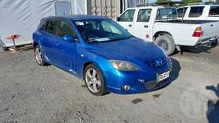 2004 Mazda Axela Station Wagon Photo