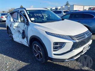 2022 Mitsubishi Eclipse Cross XLS PHEV/4WD/AT Station Wagon Photo