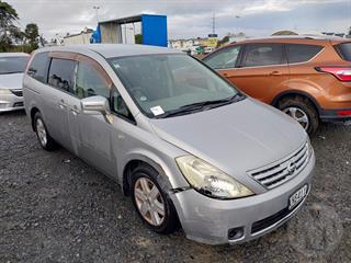 2005 Nissan Presage Station Wagon Photo