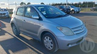 2002 Toyota IST Hatch Photo