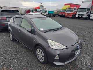 2013 Toyota Aqua Hatch Photo
