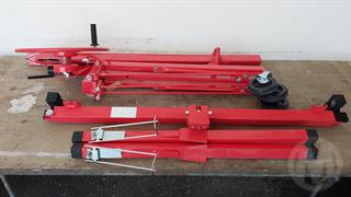Drywall Lifter Construction Equipment Photo