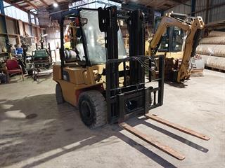 2001 Nissan PJ02A25 Forklift Forklift (GP) Photo