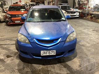 2004 Mazda Axela Hatch Photo
