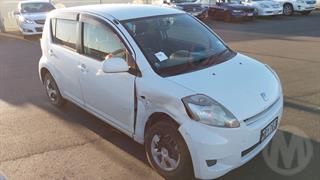 2010 Toyota Passo Hatch Photo
