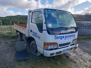 1998 Isuzu ELF Tipper GCM 8,150kg Photo