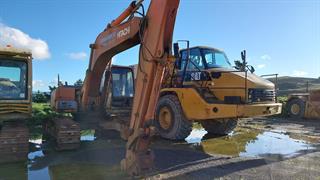 Hitachi EX200-5E Excavator Photo