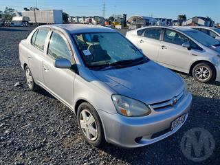 2004 Toyota Platz Sedan Photo