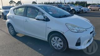 2013 Toyota Aqua Hatch Photo