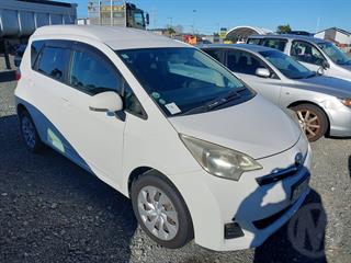 2011 Toyota Ractis Hatch Photo