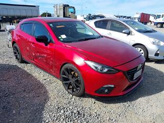 2014 Mazda Axela Hatch Photo