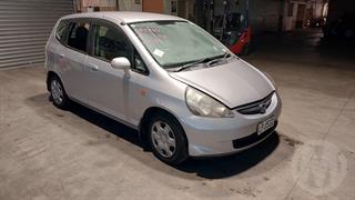 2005 Honda fit Hatch Photo