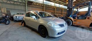 2004 Nissan Tiida Hatch Photo