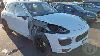2015 Porsche Cayenne Station Wagon Photo
