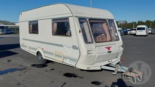 1996 Coachman Mirage 480 Caravan Photo