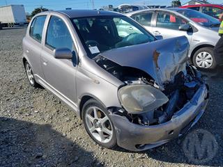 2001 Toyota Vitz Hatch Photo